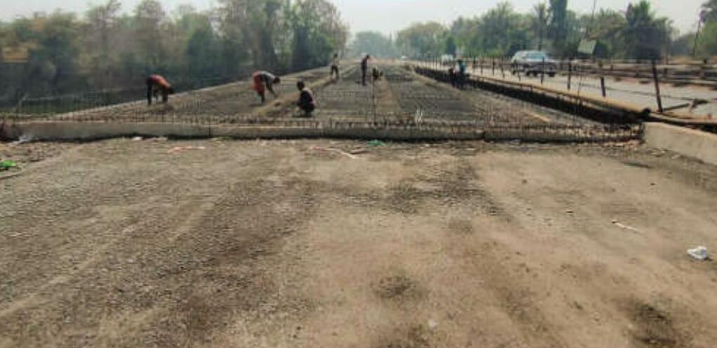 चिपले नदी पर बन रहे पुल के अगले महीने शुरू होने की उम्मीद