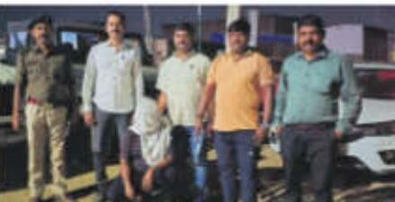 महंगी गाड़ियां करता था चोरी बॉलीवुड का चालक गिरफ्तार