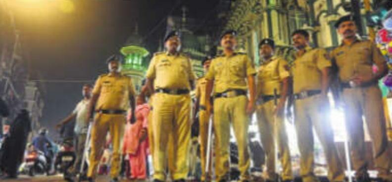 उद्धव ने बालासाहेब के विचार छोड़ दिए उनका कुछ भी अंश नहीं बचा है: फडणवीस