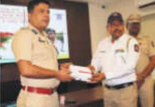 यातायात पुलिस को मिली तीसरी आंख, बॉडी वॉर्न कैमरे से हुई लैस