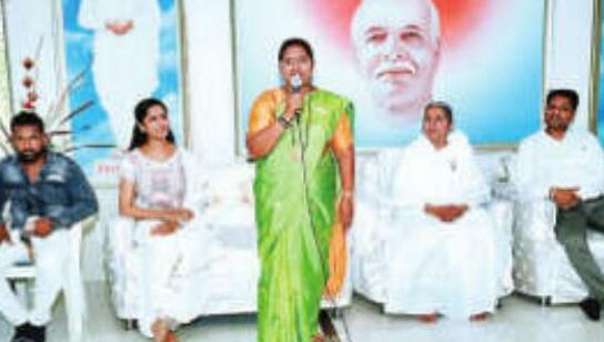 ग्रीष्मकालीन शिविर में बच्चों को बताया गया अध्यात्म का महत्व