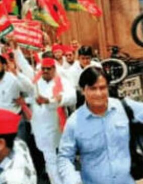 उप्र : करणी सेना के खिलाफ कार्रवाई करें सीएम योगी आदित्यनाथ का इस्तीफा मांगा