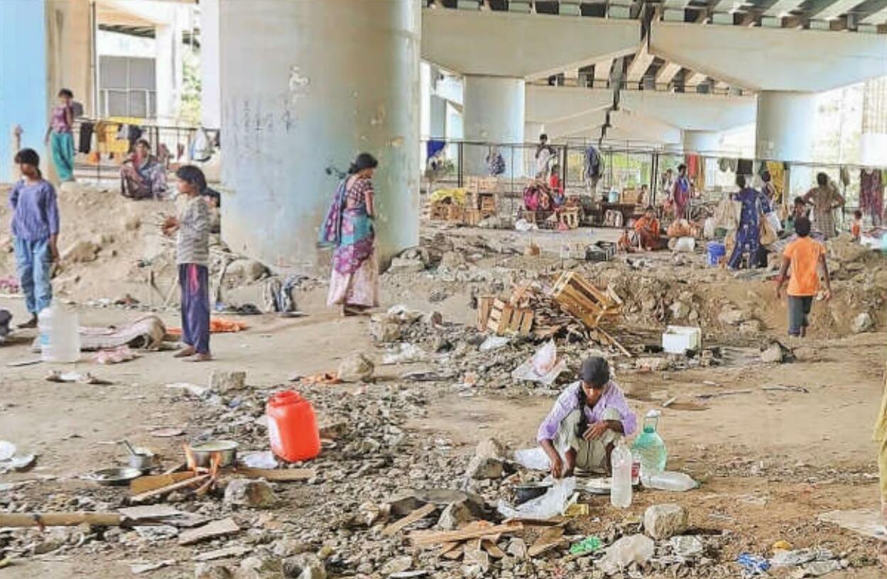 उड़ान पुल के नीचे बनेगा फुटबॉल टर्फ