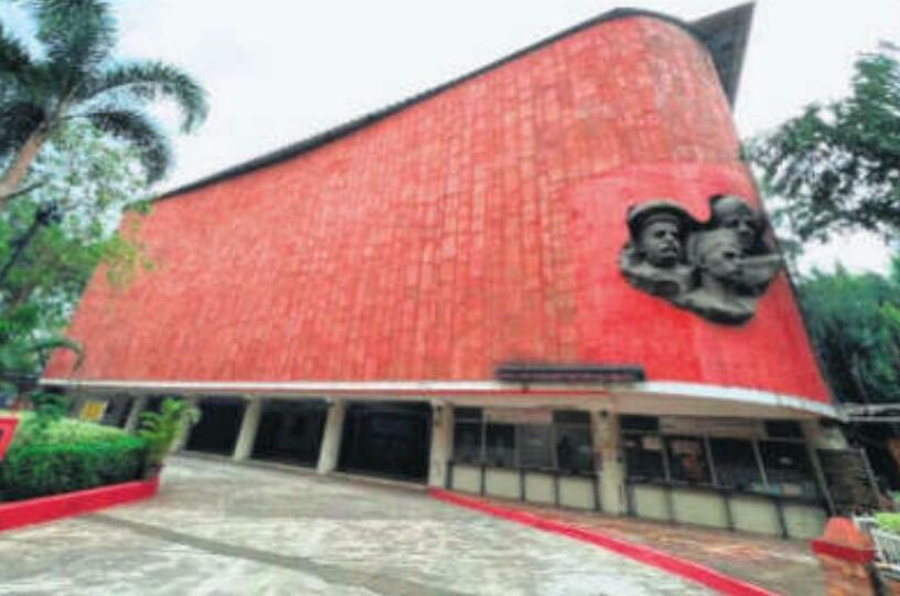 गडकरी रंगायतन का काम अब तक नहीं हुआ पूरा