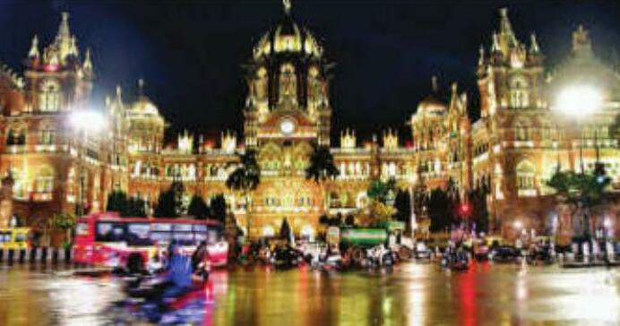 मौसम का मिजाज: बिजली कड़की, तेज हवा के साथ बारिश