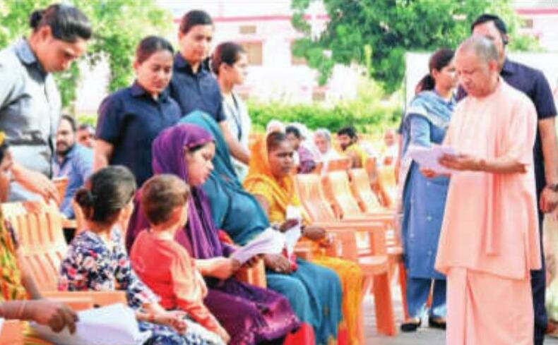 अब उत्तर प्रदेश पुलिस का नाम सुनकर भागते हैं अपराधीः योगी