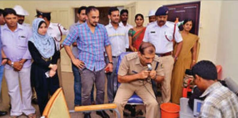 सड़कों पर काम करने वाले प्रदूषण के शिकार लोगों के लिए एयर प्यूरीफायर लगेंगे, ईवी चलेंगी