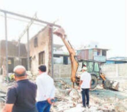 भिवंडी मनपा ने दो आरक्षित भूखंडों पर अवैध निर्माण ढहाए