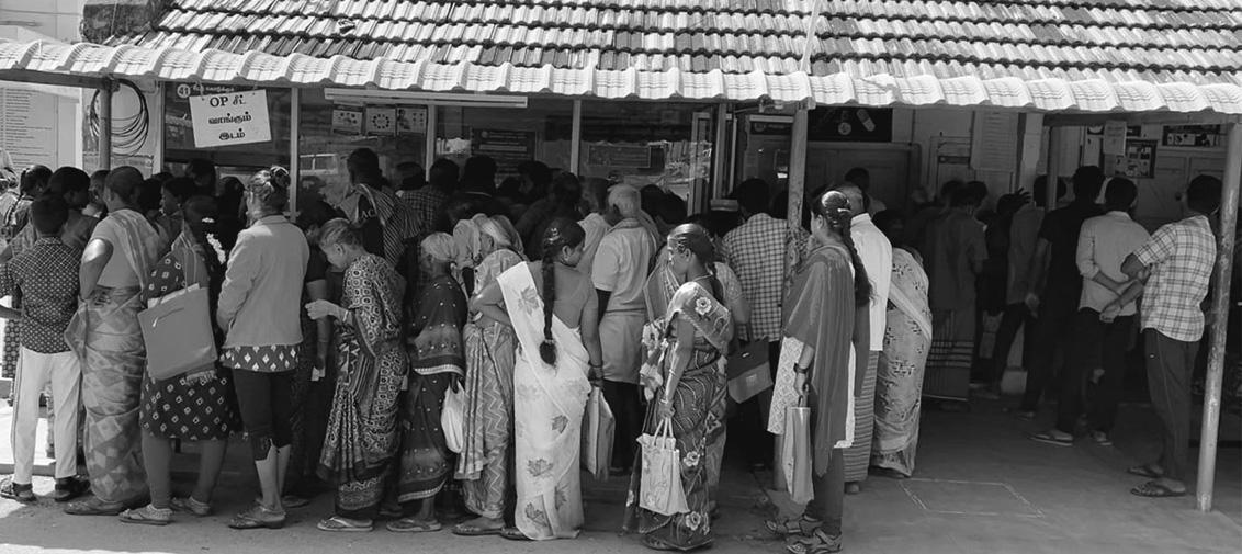 மருத்துவ ஊழியர்களின் அலட்சியம்: நோயாளிகள் 2 மணி நேரம் காத்திருப்பு