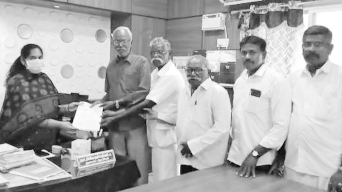 கணினி பட்டா கேட்டு விவசாயிகள் சங்கம் மனு