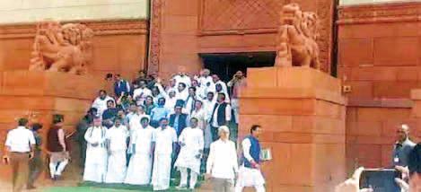 Congress MPs stage protest at Centre on issue of US tariffs