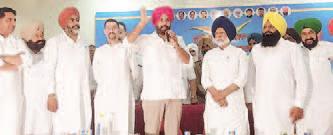 Congress vows to oust AAP in 2027