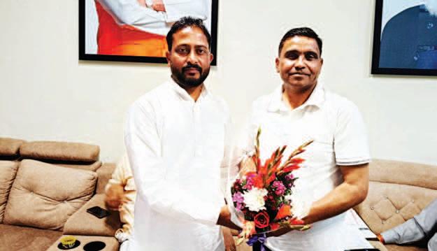 Sarpanch of village Khijarpura gives demand letter to media advisor of Union Energy Minister