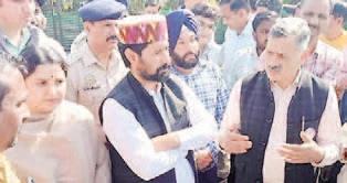 Rajesh Dharmani visits Parwanoo amid anti-encroachment drive