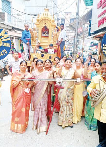 Terapanth community leads Prabhat Feri on Mahavir Jayanti in Hansi