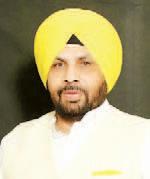 Cabinet Minister Barinder Kumar Goyal honours students who won essay competition