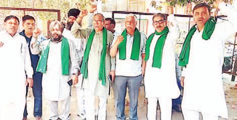 BKU delegation meets DC about irregularities in wheat weighing