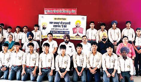 Seminar under the -de-addiction campaign organized in Sarvahitkari Vidya Mandir Morinda