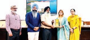 DC issues notice to five commission agents on detecting embezzlement in their scales, cancels licence of one firm