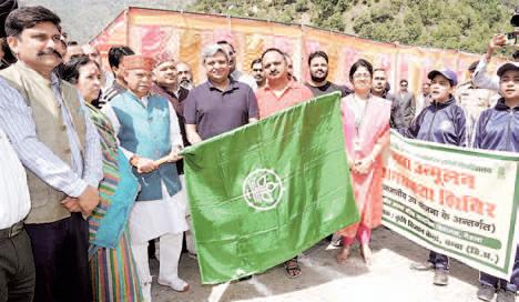 Guv flags off anti-drug rally in Chamba
