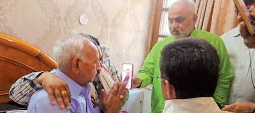 CM Nayab Singh Saini talks to family of Lieutenant Vinay Narwal