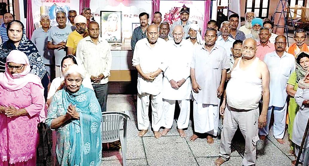 Management committee and elders of Baba Bansi Wala Old Age Home pay tribute to martyrs of Pahalgam