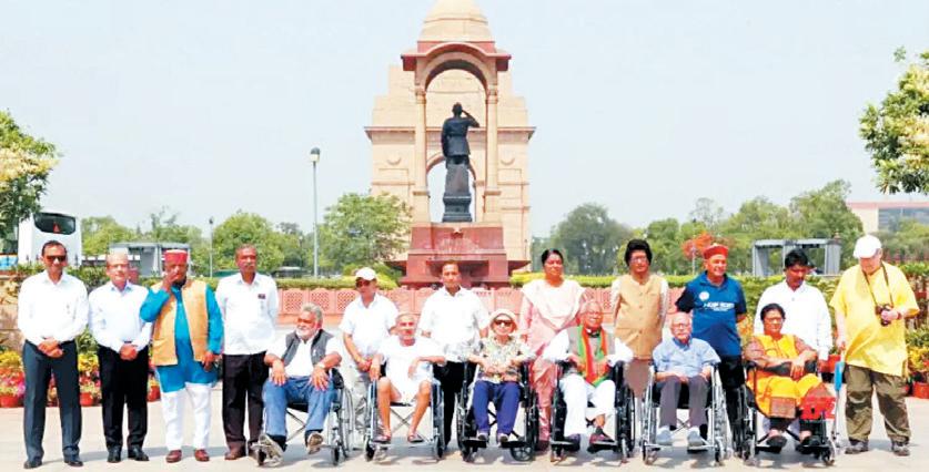 Padma awardees pay homage at National War Memorial in Delhi
