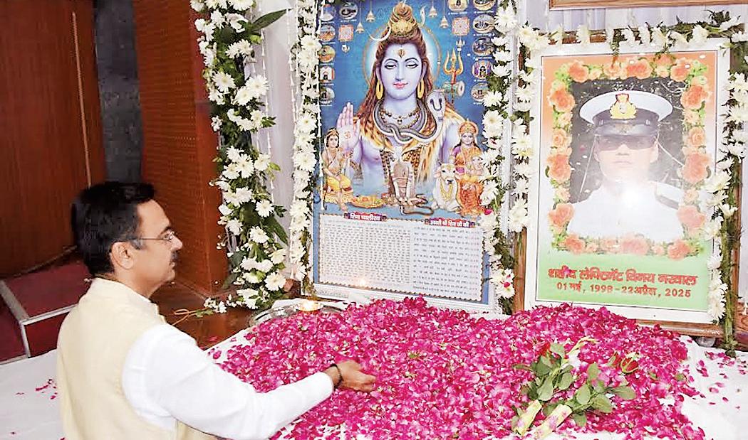 Assembly speaker Harvinder Kalyan pays tributes to Lt. Vinay Narwal