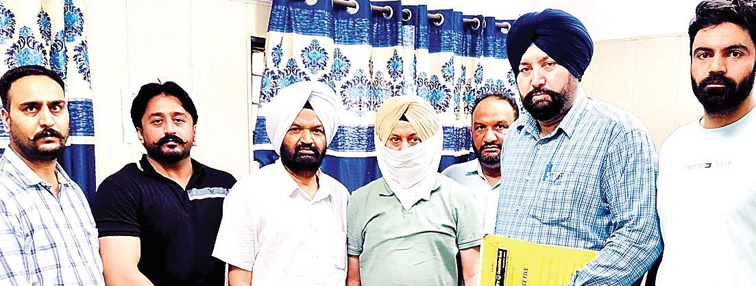 VB flying squad nabs BDPO office Superintendent red-handed accepting Rs 60, 000 bribe