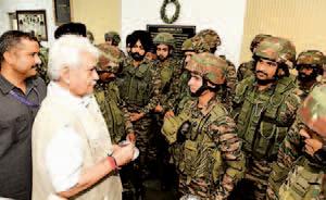 L-G Sinha visits shelling-hit J-K villages