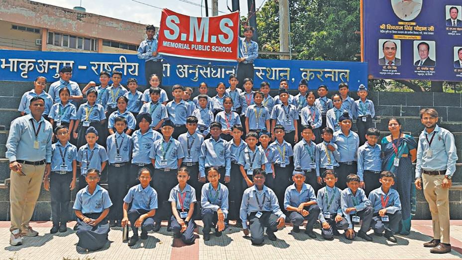 SMS Memorial school students undertake educational tour