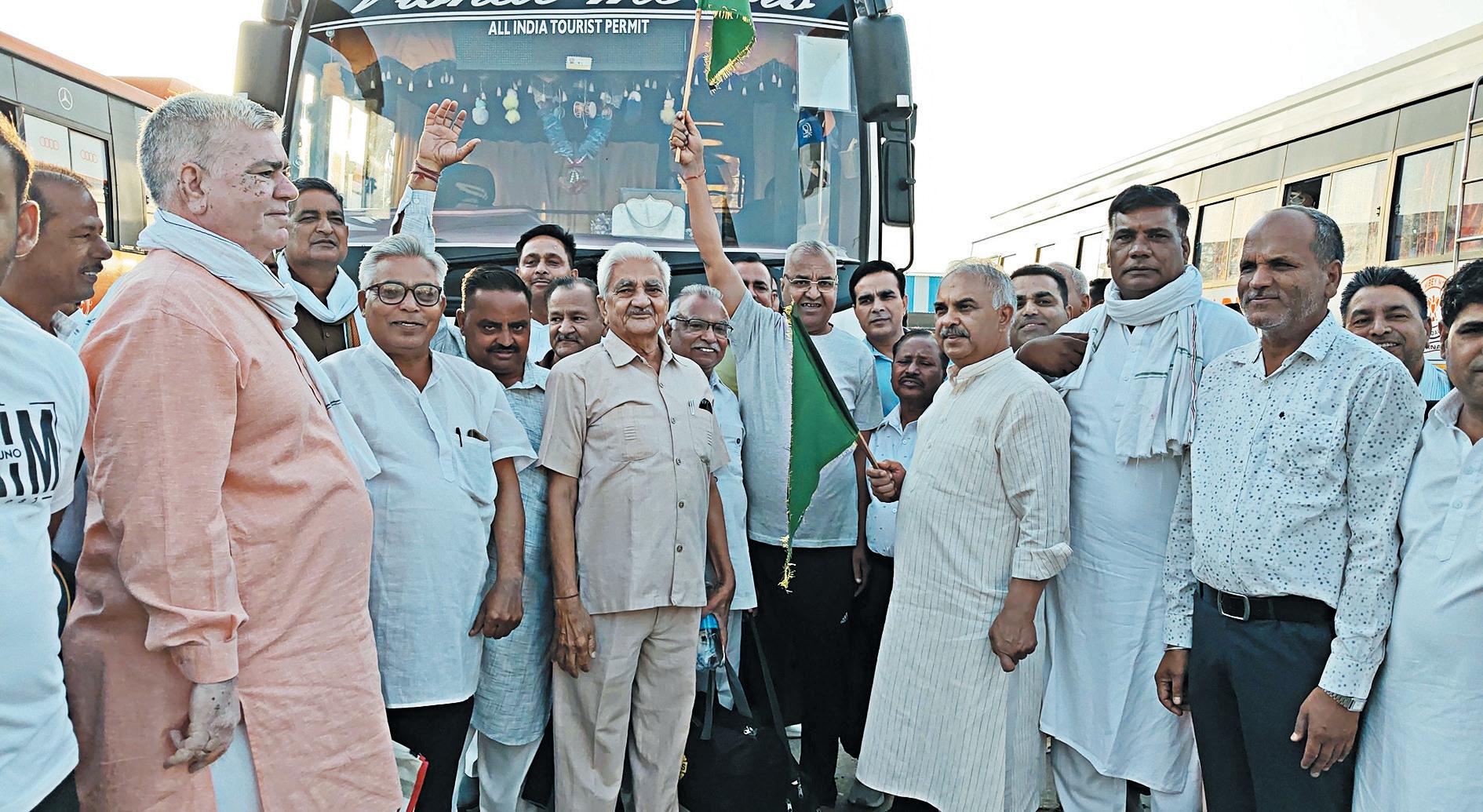 No greater virtuous act than bathing in Ganges at Har Ki Pauri: Bhagwandas Kabirpanthi