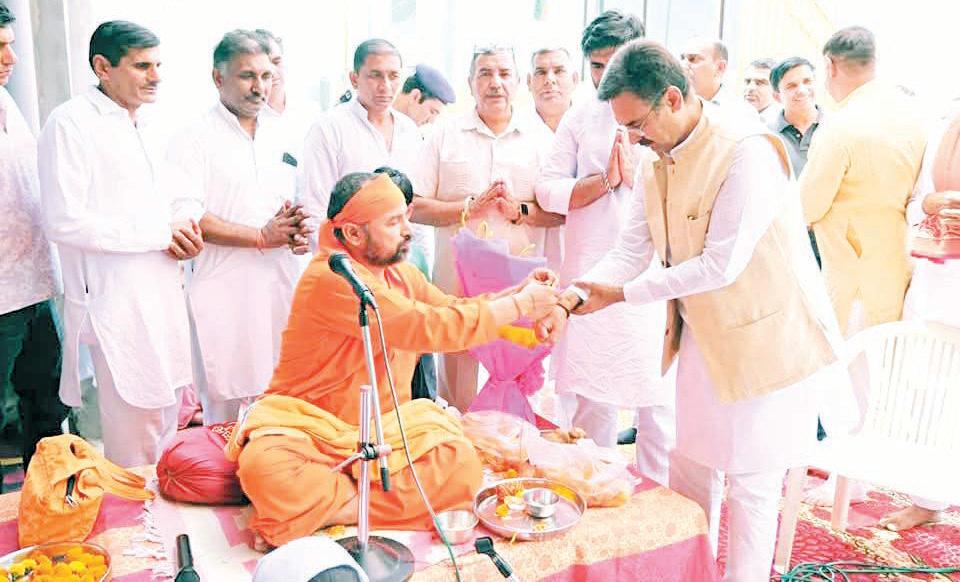 Adopt ideals of Jagat Guru Brahmanand Saraswati Ji in life: Harvinder Kalyan