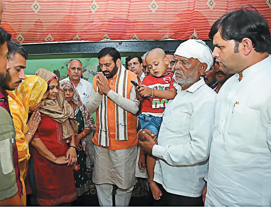 CM pays tribute to martyr Dinesh Kumar Sharma