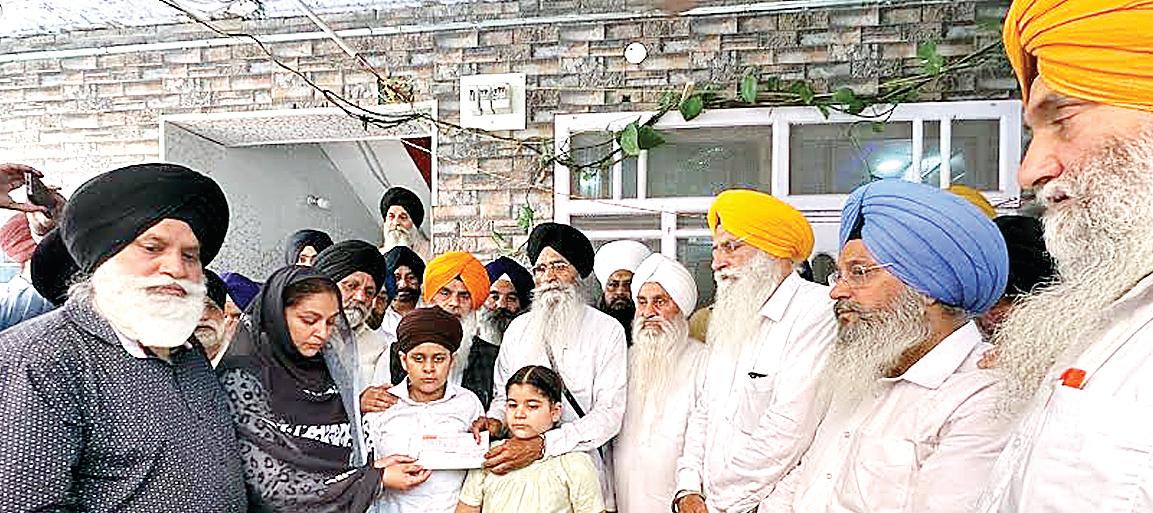 Harjinder Singh Dhami visits families of 4 Sikhs killed in Poonch attack