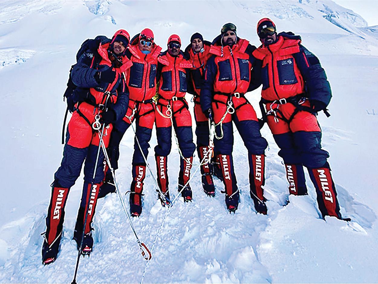 Joint team of Indian and Nepali Army summits Mt Kanchenjunga