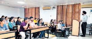Experts shares knowledge through lectures and practical workshops