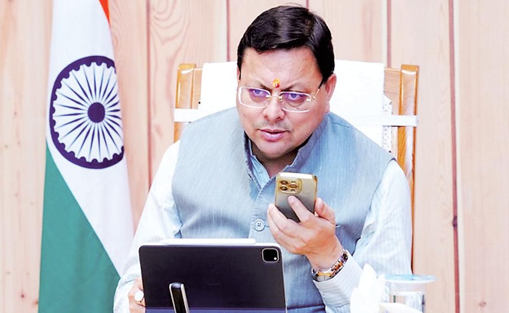 Dhami interacts with citizens using CM Helpline- 1905, directs officials to resolve problems