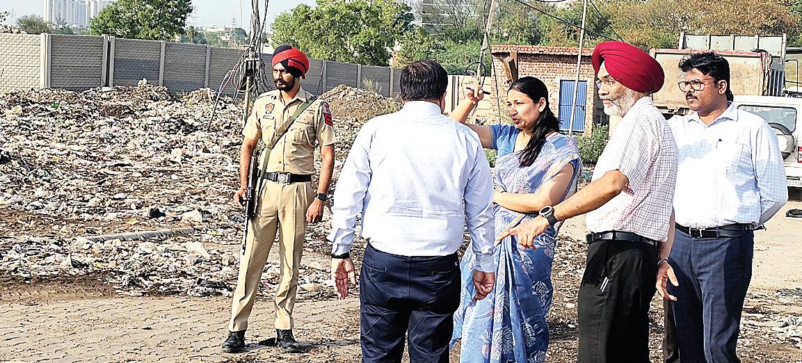 DC Komal Mittal inspects Sector 91 legacy dump and Jagatpura processing plant