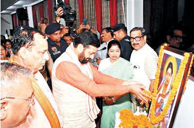 CM urges Pal Gadaria community to give priority to children's education