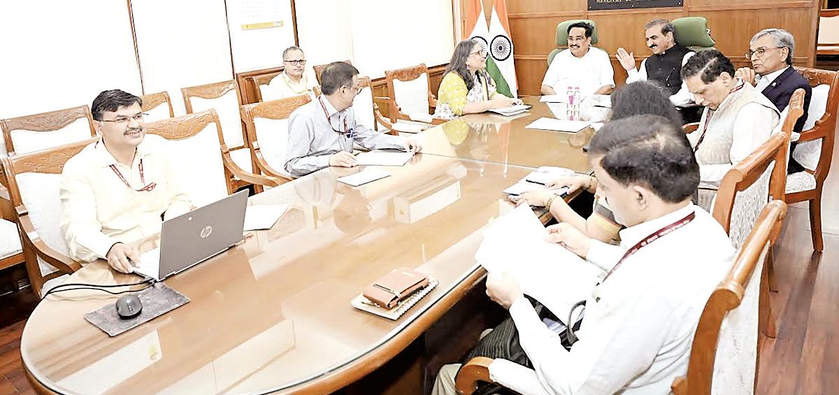 CM meets Union Ministers CR Patil, seeks support on Kishau, Renuka projects