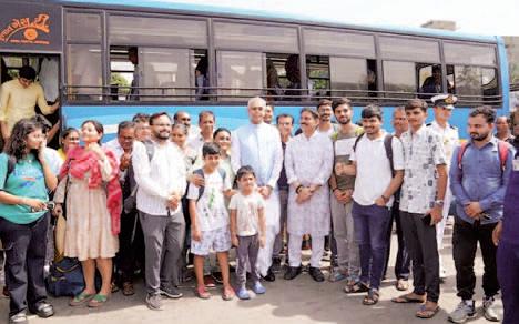 Gujarat Governor Acharya Devvrat travels by public bus, sets example of simplicity and public connect