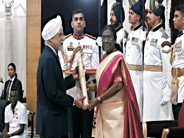 President Murmu presents Padma Awards to awardees at second Civil Investiture Ceremony