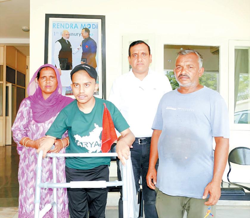 Divyang Ishu wanted to walk with support so MP Naveen Jindal gifts him a walker