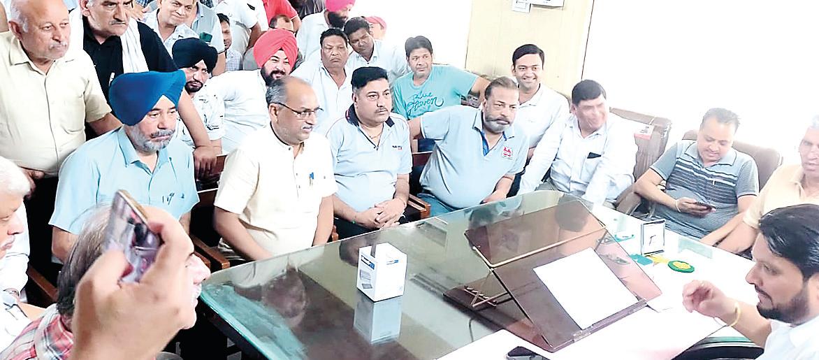 Constituency MLA Balkar Sidhu holds meeting with shopkeepers