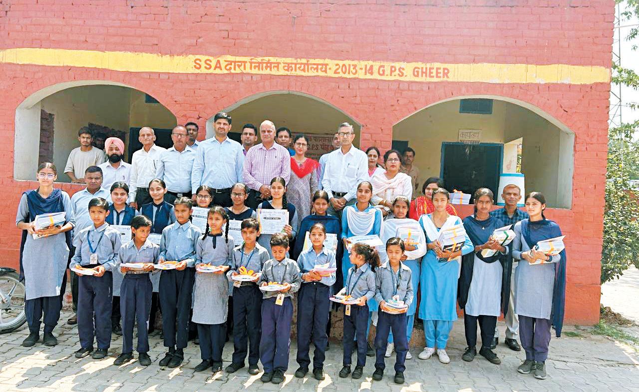 Study material distributed to meritorious students on birth anniversary of Maharana Pratap