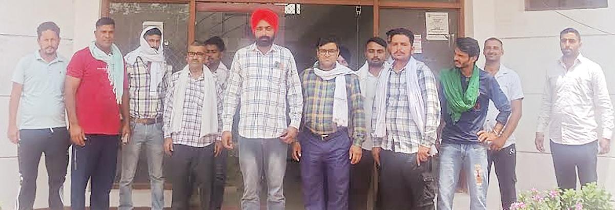 Haryana Power Corporation worker Union holds gate meeting in support of UP power employees