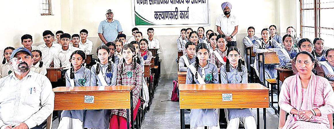 NTPC Koldam fulfills students' dreams by providing 420 desks to 11 Govt Schools