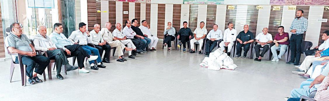 Punjabi Seva Sadan distributes ration