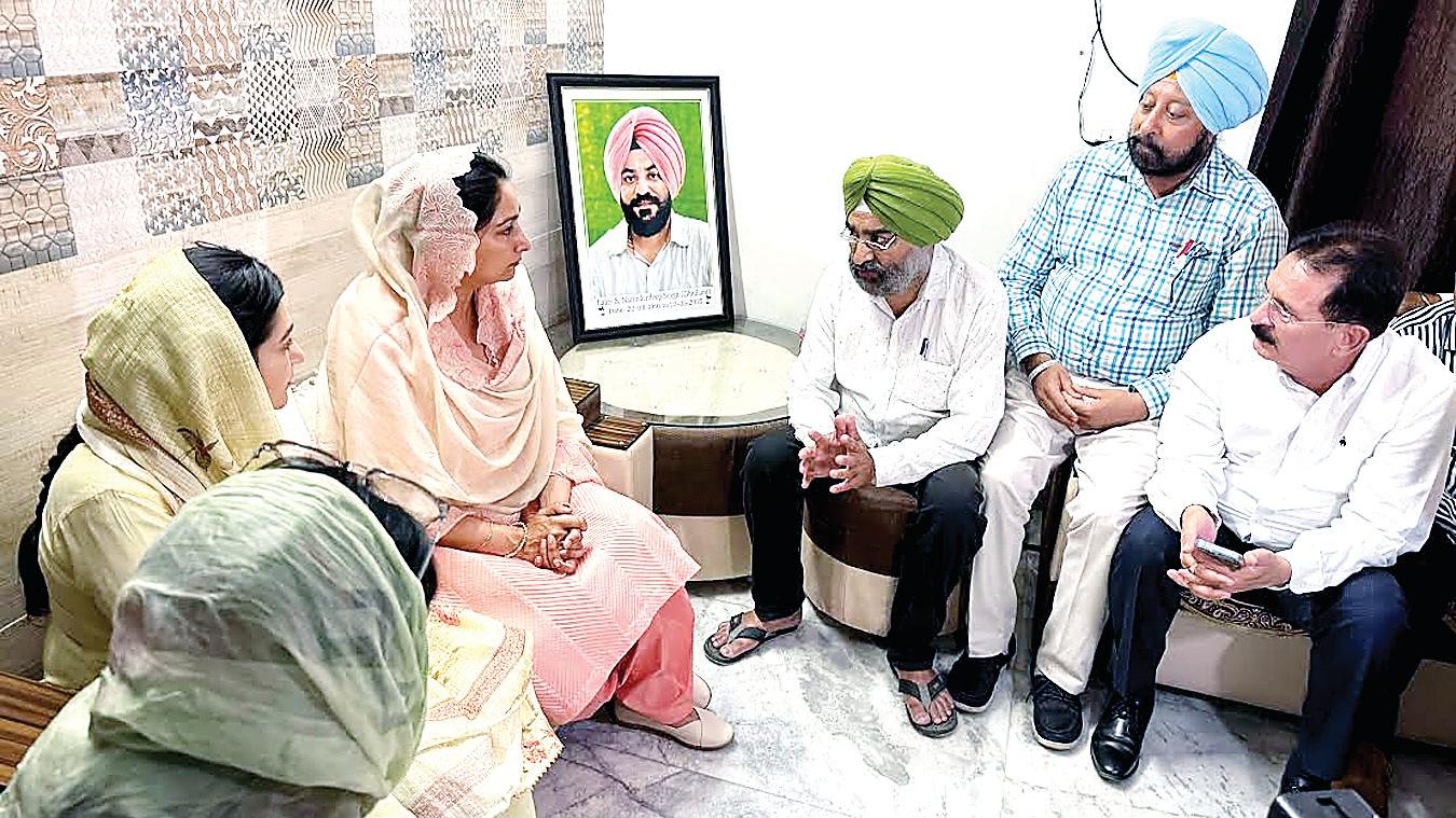 Harsimrat Badal visits Narinderdeep’s family, demands independent probe into his custodial death